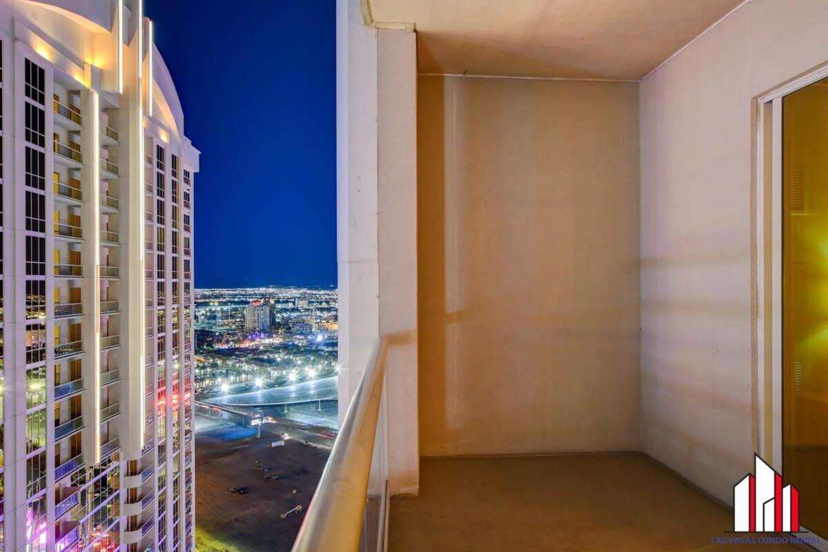 Mgm Signature-33-711 F1 Track & Strip View Balcony لاس فيغاس المظهر الخارجي الصورة